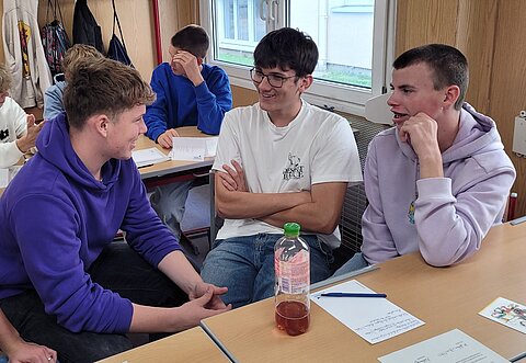 Einge Gruppe Jugendlicher beim Startworkshop